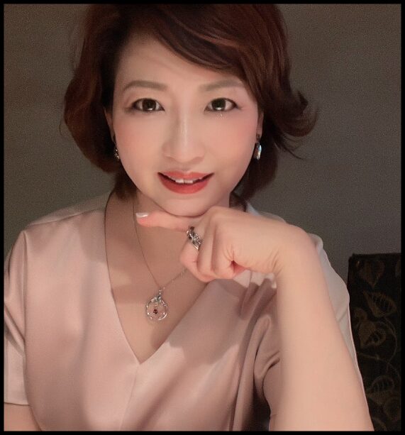 岡田紗佳の母親の56歳画像